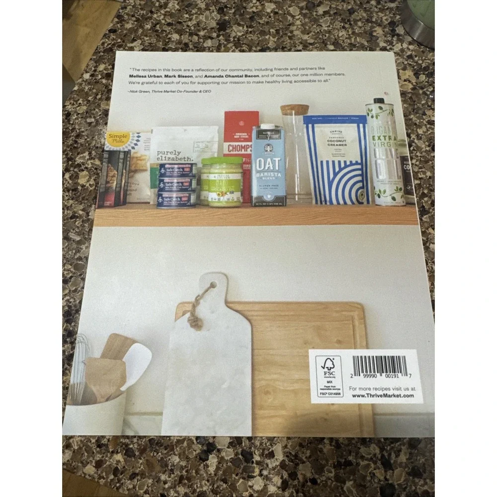 THRIVE MARKET Cookbook:  Healthy Living Made Easy, 60+ Recipes, Soft‎ Cover NEW